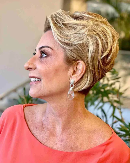 Wedge Haircut with Highlights Over 60